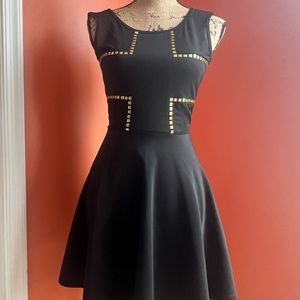 Black sleeveless dress